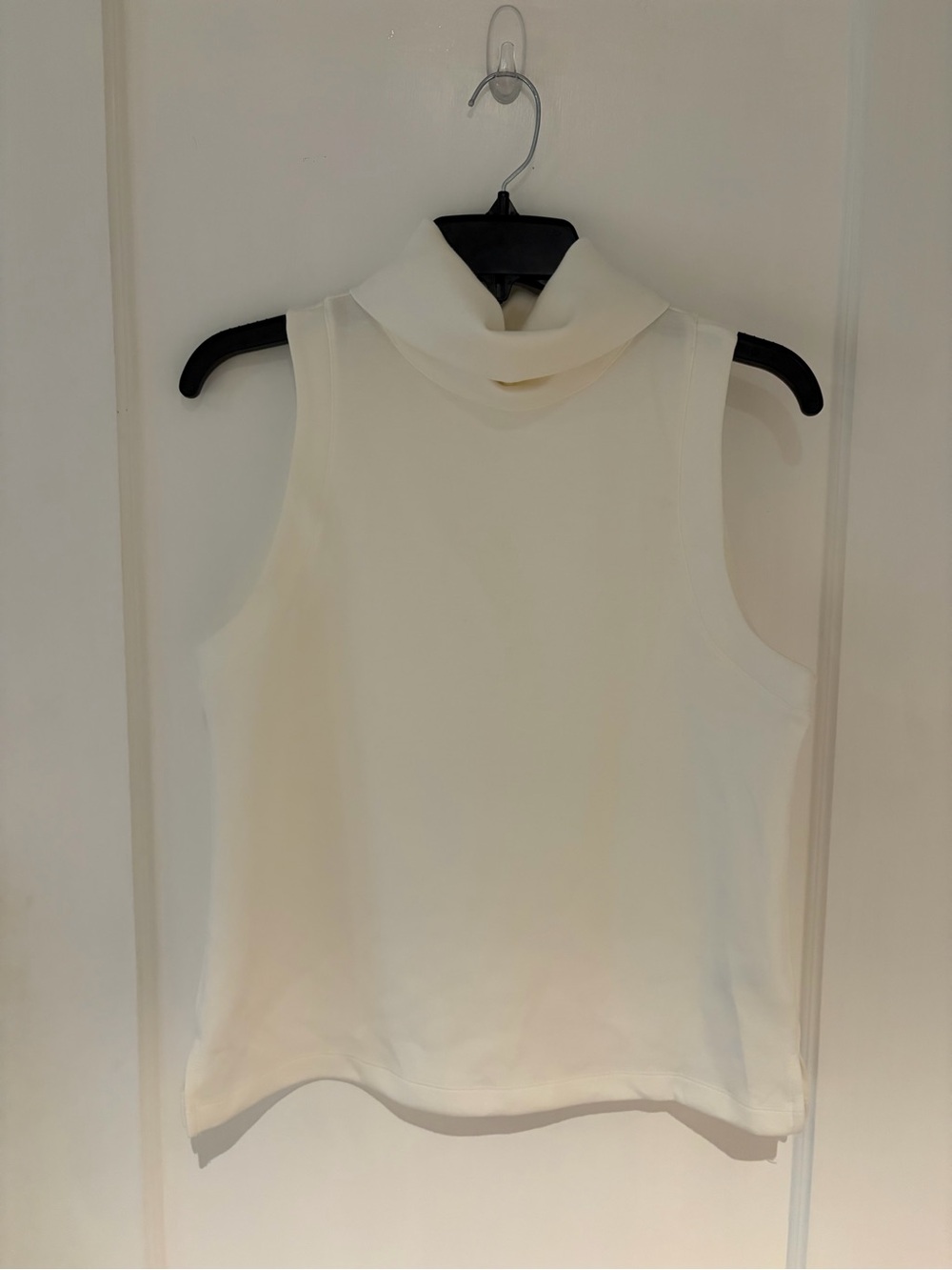 NWT Women’s Small Cable & Gauge Studio Cream Set